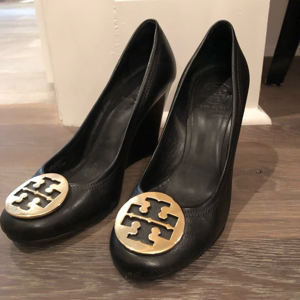 Tory Burch black gold wedges 8.5